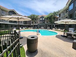 La Quinta Inn & Suites by Wyndham Dallas - Addison Galleria