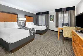La Quinta Inn & Suites by Wyndham Dallas - Addison Galleria