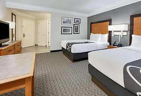 La Quinta Inn & Suites by Wyndham Dallas - Addison Galleria