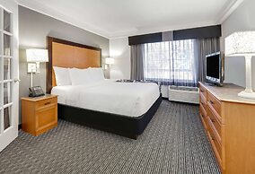 La Quinta Inn & Suites by Wyndham Dallas - Addison Galleria