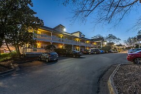 HomeTowne Studios by Red Roof Atlanta NE - Norcross South