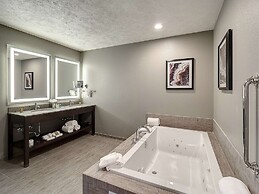 DoubleTree by Hilton Hotel Bloomington