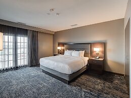 DoubleTree by Hilton Hotel Bloomington