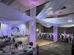 DoubleTree by Hilton Hotel Bloomington