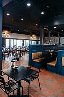 DoubleTree by Hilton Hotel Bloomington