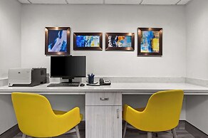 Comfort Inn & Suites Evansville Airport