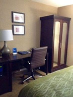 Comfort Inn & Suites Evansville Airport