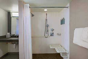 Courtyard by Marriott Austin The Domain Area