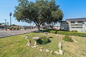 Americas Best Value Inn & Suites Brenham