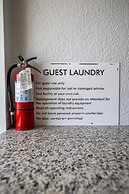 La Quinta Inn & Suites by Wyndham Dallas I-35 Walnut Hill Ln