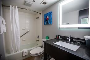 La Quinta Inn & Suites by Wyndham Dallas I-35 Walnut Hill Ln