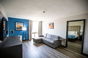 La Quinta Inn & Suites by Wyndham Dallas I-35 Walnut Hill Ln