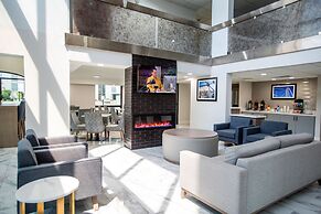 La Quinta Inn & Suites by Wyndham Dallas I-35 Walnut Hill Ln
