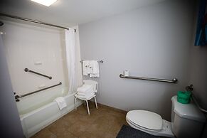 La Quinta Inn & Suites by Wyndham Dallas I-35 Walnut Hill Ln