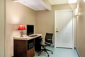 La Quinta Inn & Suites by Wyndham Raleigh Durham Intl AP