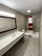 Red Roof Inn & Suites Denton