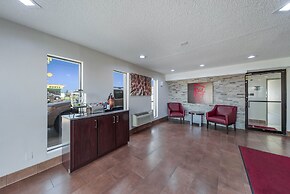 Red Roof Inn & Suites Denton