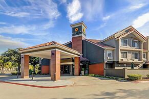 La Quinta Inn & Suites by Wyndham Dallas DFW Airport North