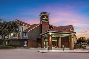 La Quinta Inn & Suites by Wyndham Dallas DFW Airport North
