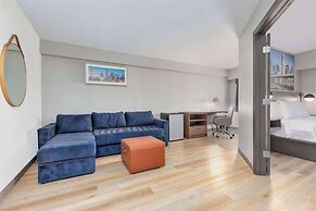 La Quinta Inn & Suites by Wyndham Dallas DFW Airport North