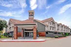 La Quinta Inn & Suites by Wyndham Dallas DFW Airport North