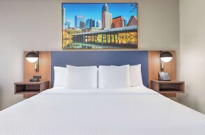 La Quinta Inn & Suites by Wyndham Dallas DFW Airport North