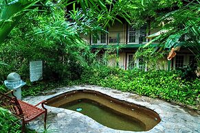 Family Garden Inn & Suites