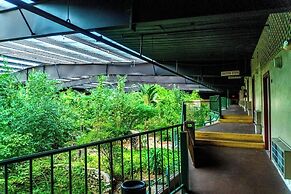 Family Garden Inn & Suites