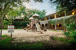 Family Garden Inn & Suites