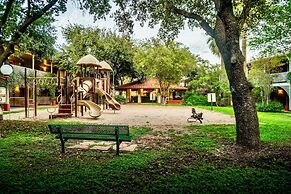 Family Garden Inn & Suites
