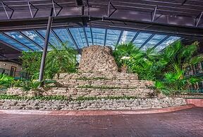 Family Garden Inn & Suites