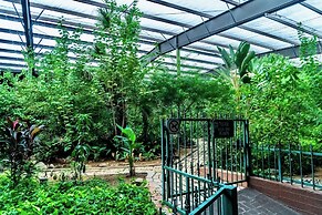 Family Garden Inn & Suites