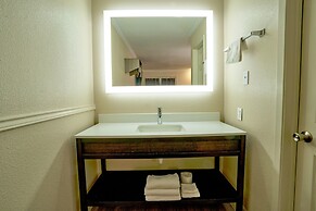 Family Garden Inn & Suites