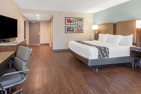 La Quinta Inn & Suites by Wyndham Aberdeen-APG