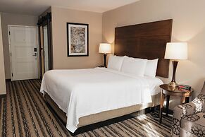 The Colonial Hotel