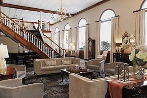 The Colonial Hotel