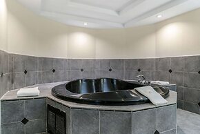 Quality Inn and Suites Livonia