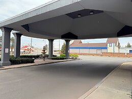 Quality Inn and Suites Livonia