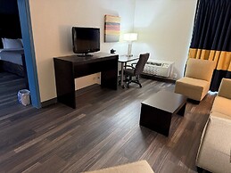 Quality Inn and Suites Livonia