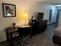 Quality Inn and Suites Livonia