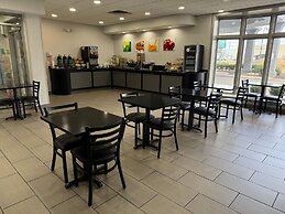 Quality Inn and Suites Livonia