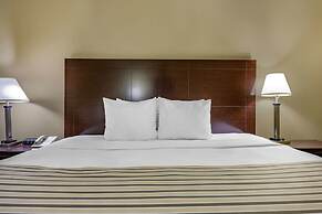 Econo Lodge Inn & Suites Triadelphia - Wheeling