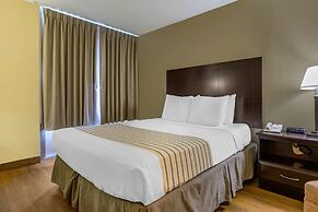 Econo Lodge Inn & Suites Triadelphia - Wheeling