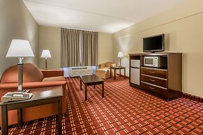 Econo Lodge Inn & Suites Triadelphia - Wheeling