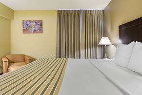 Econo Lodge Inn & Suites Triadelphia - Wheeling