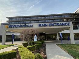 Econo Lodge Inn & Suites Triadelphia - Wheeling