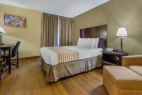 Econo Lodge Inn & Suites Triadelphia - Wheeling