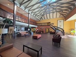 HomeTowne Studios by Red Roof Ridgecrest