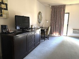 HomeTowne Studios by Red Roof Ridgecrest