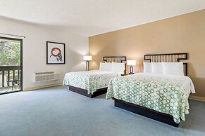 HomeTowne Studios by Red Roof Ridgecrest